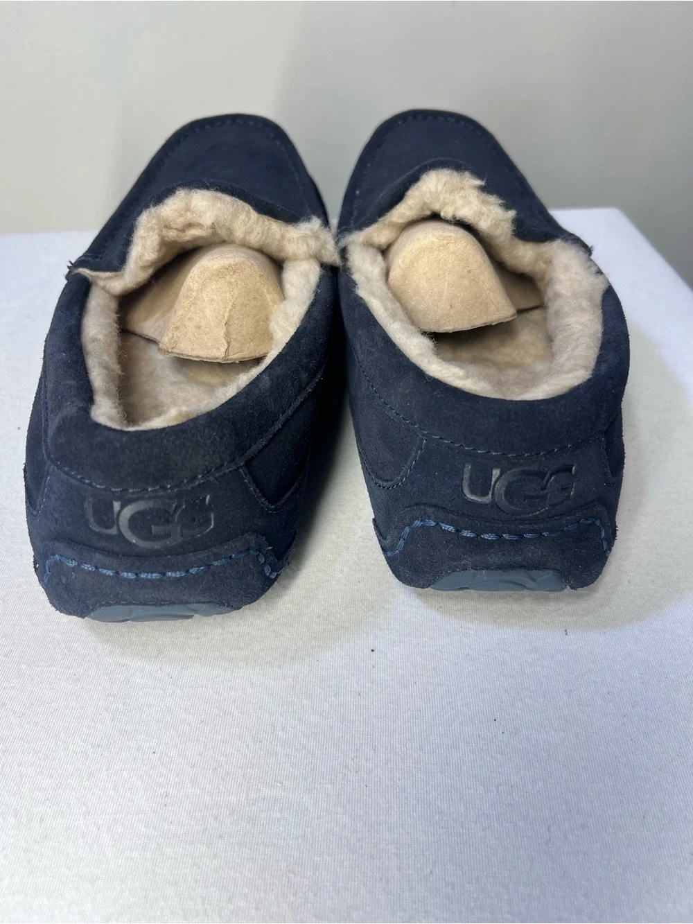 UGG MENS ASCOT BLUE Suede Slippers, size 11, new no box